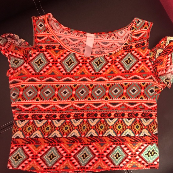 Tops - Patterned crop top 🖤🧡🙌🏼✨